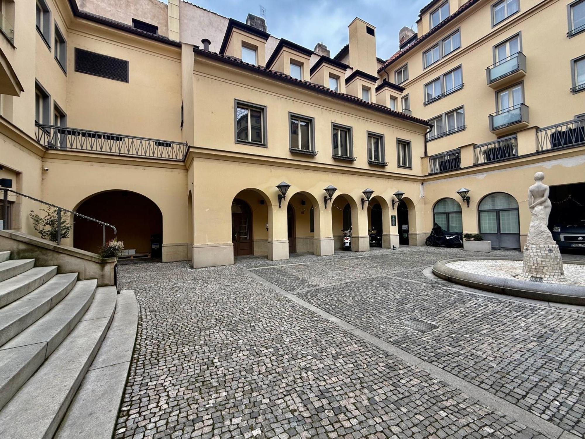 Unique Charles Bridge 2Bdr Apartment. Prag Dış mekan fotoğraf