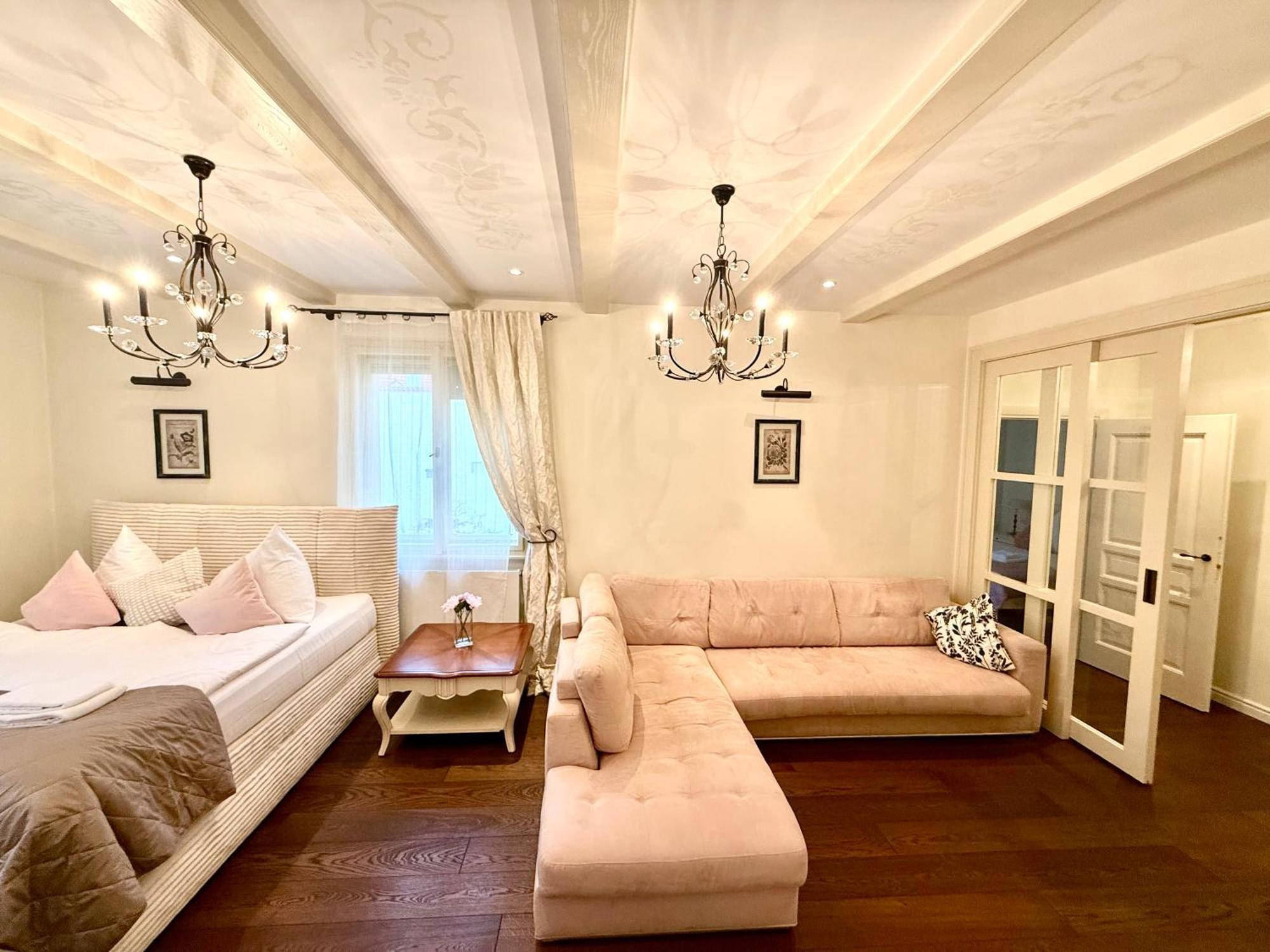 Unique Charles Bridge 2Bdr Apartment. Prag Dış mekan fotoğraf