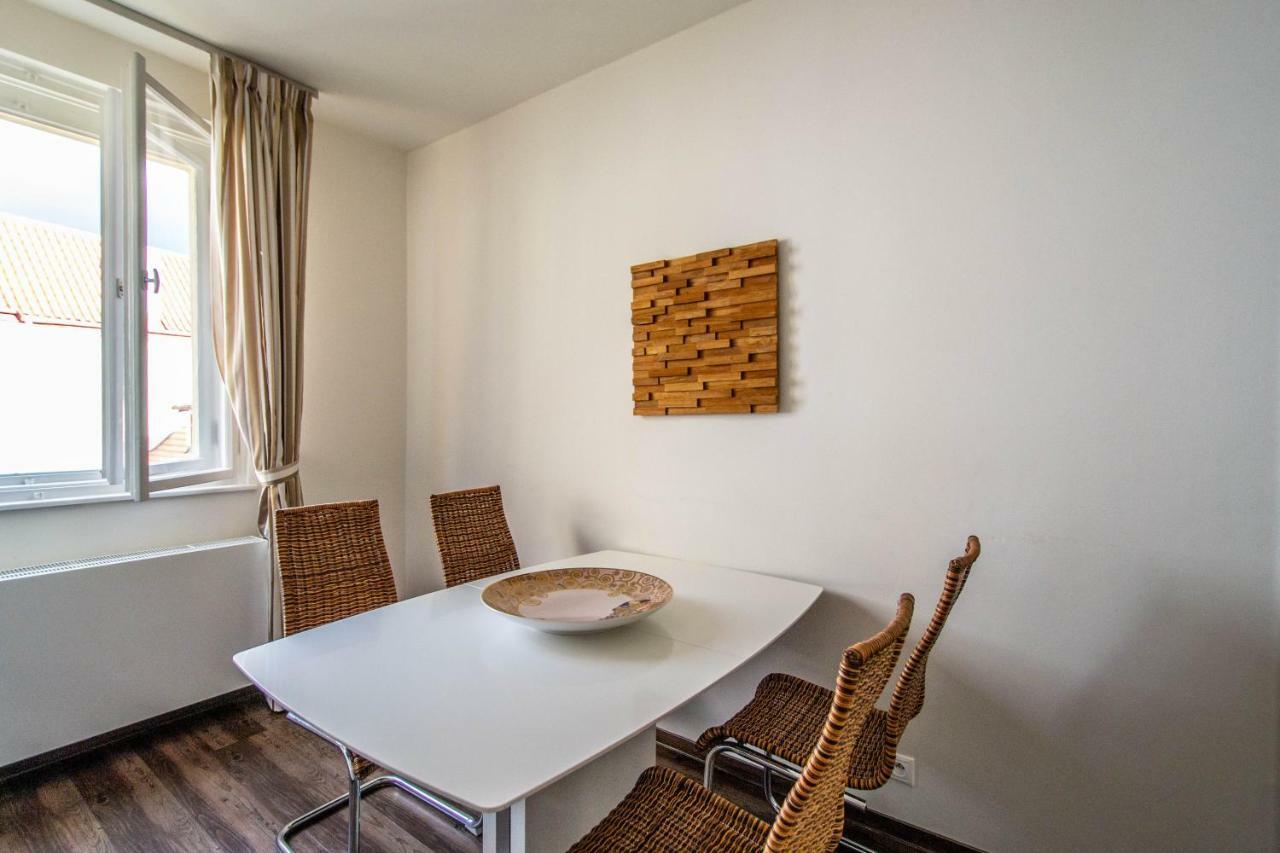 Unique Charles Bridge 2Bdr Apartment. Prag Dış mekan fotoğraf