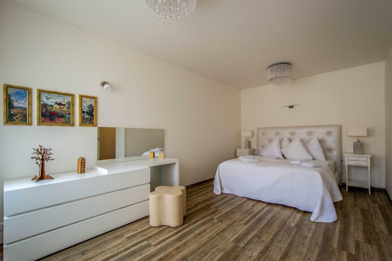 Unique Charles Bridge 2Bdr Apartment. Prag Dış mekan fotoğraf