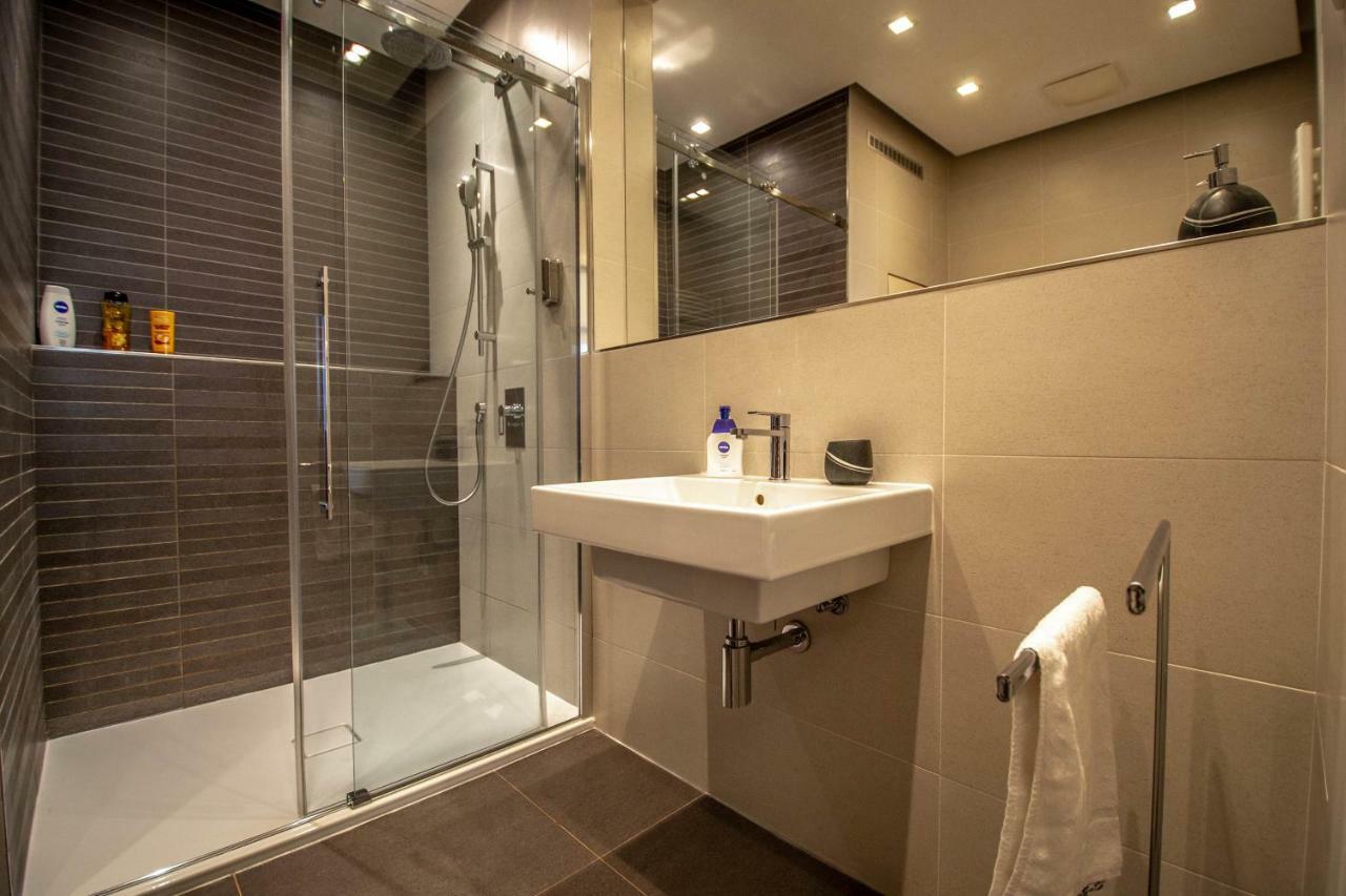 Unique Charles Bridge 2Bdr Apartment. Prag Dış mekan fotoğraf